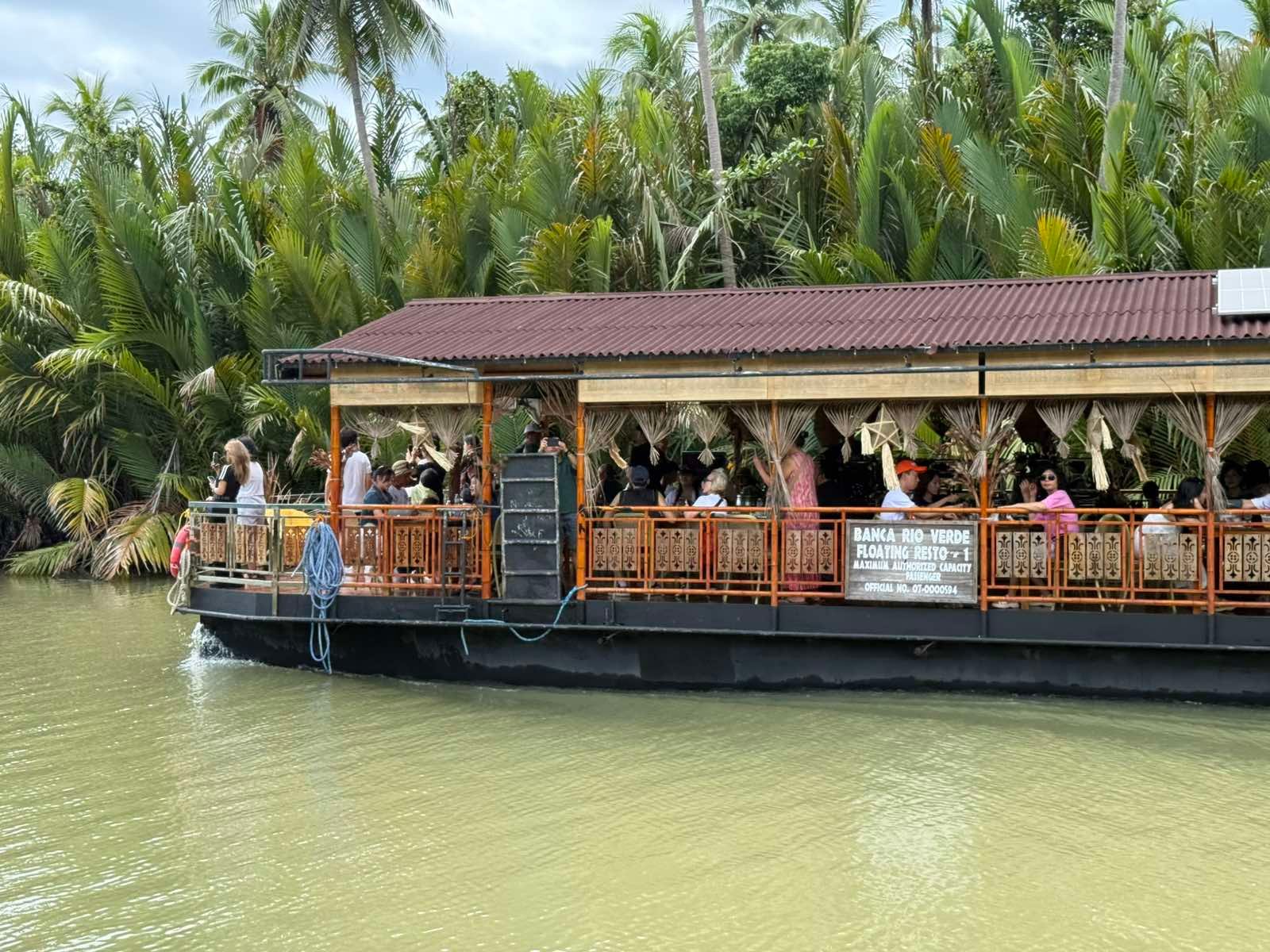 Home floating restaurant in bohol